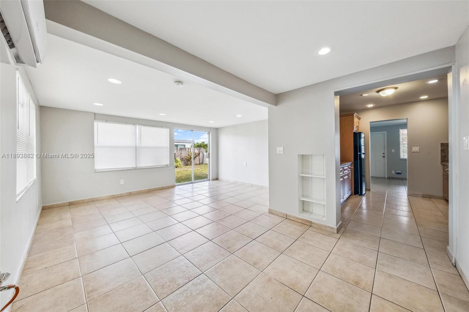 5720 SW 40th Ct