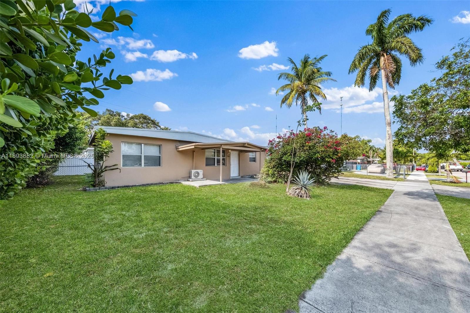 5720 SW 40th Ct