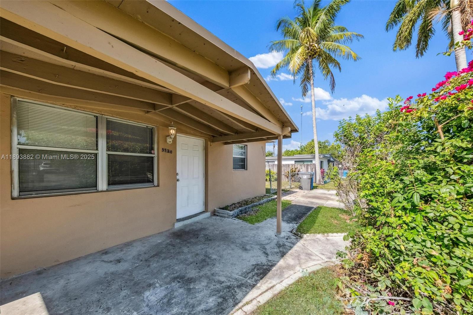 5720 SW 40th Ct