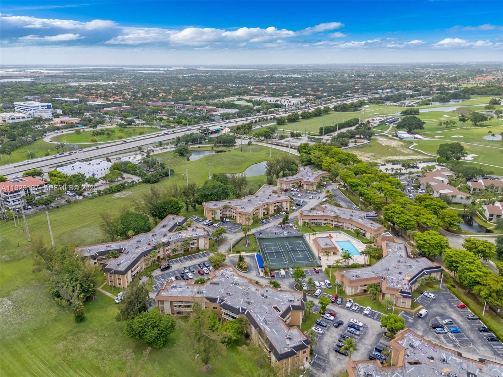 7430 Miami Lakes Dr Unit: E301