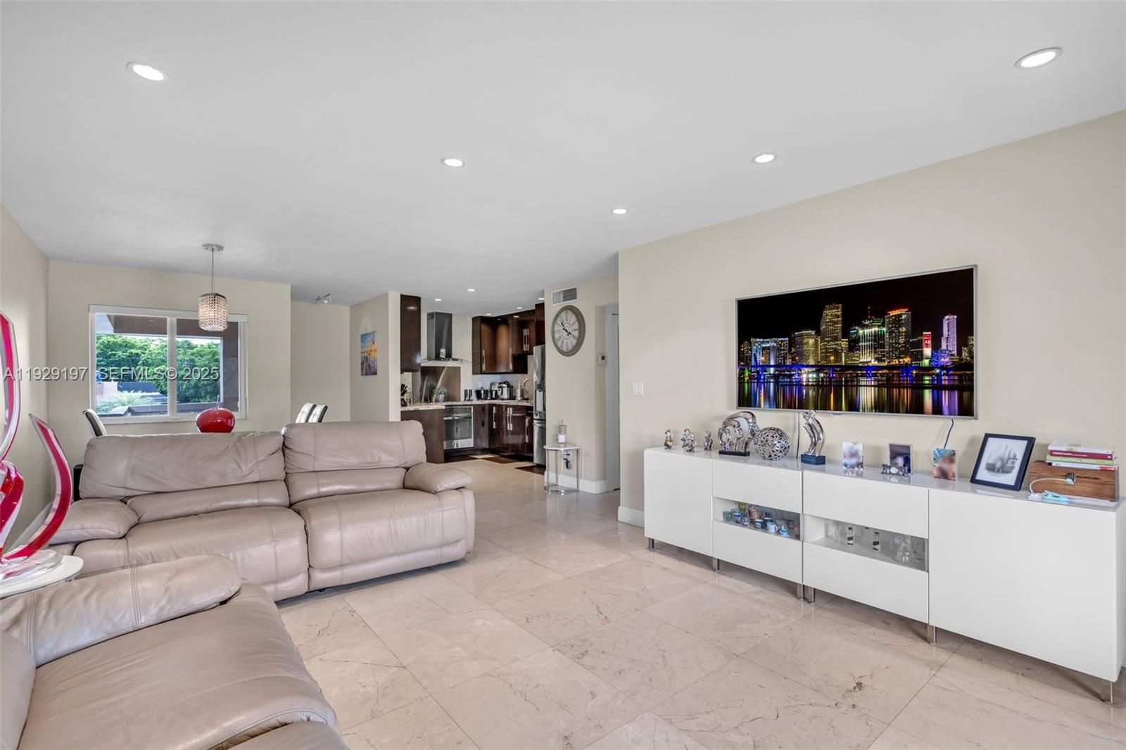 7430 Miami Lakes Dr Unit: E301