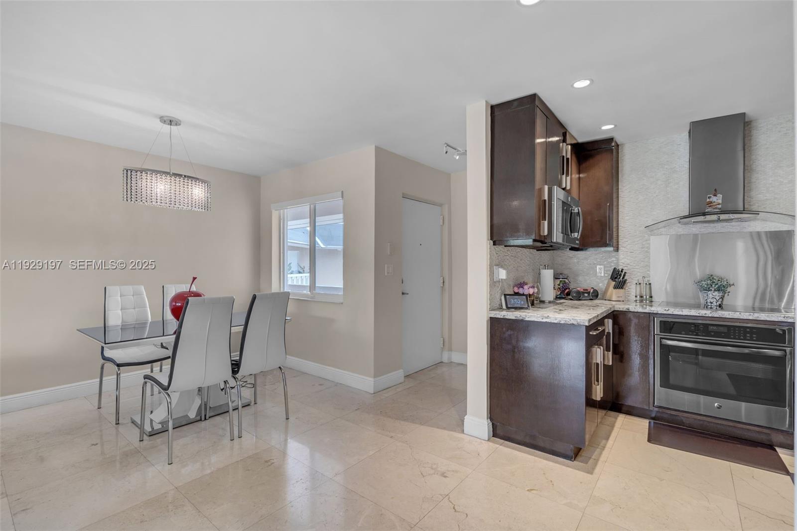 7430 Miami Lakes Dr Unit: E301