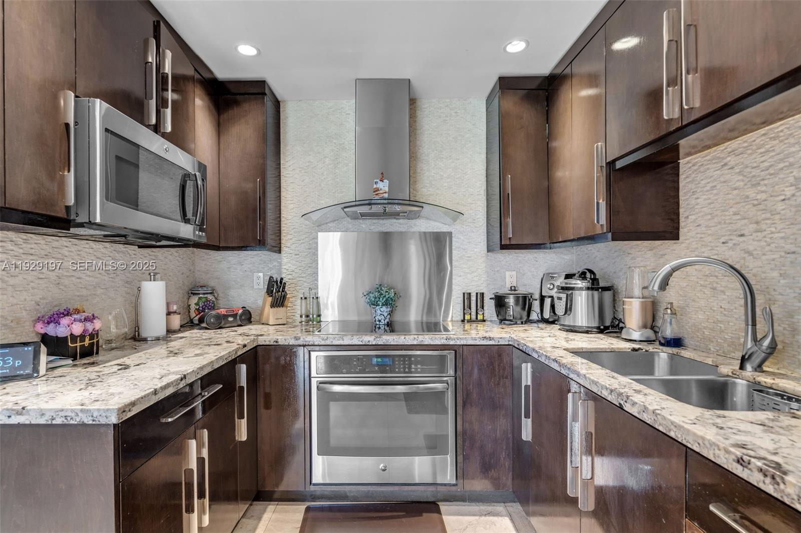 7430 Miami Lakes Dr Unit: E301