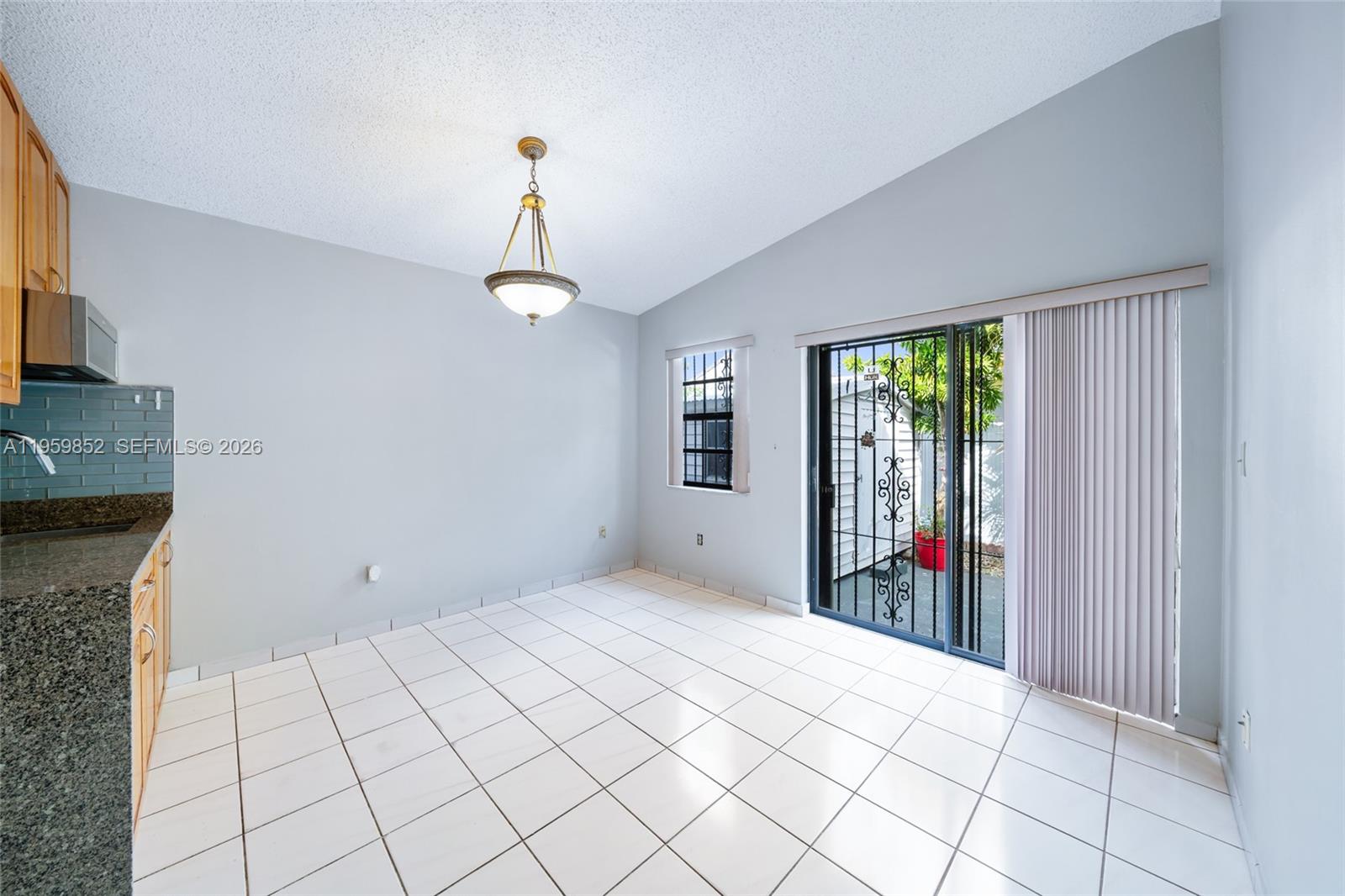2755 W 74th St