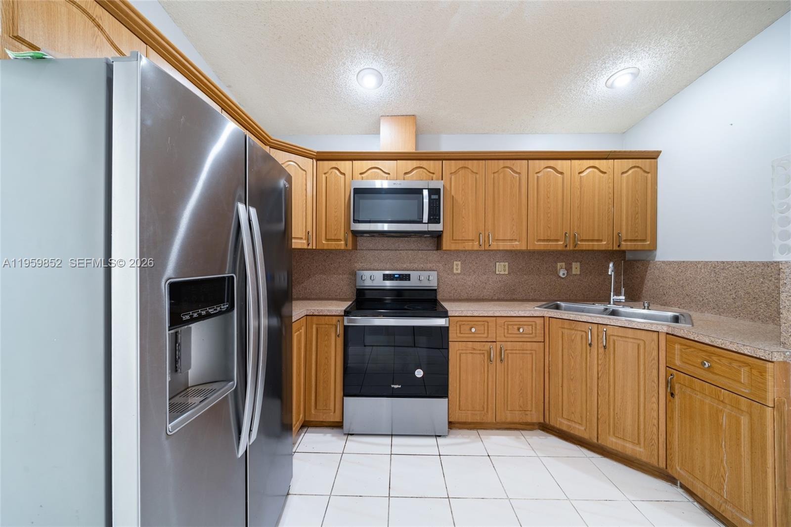 2755 W 74th St