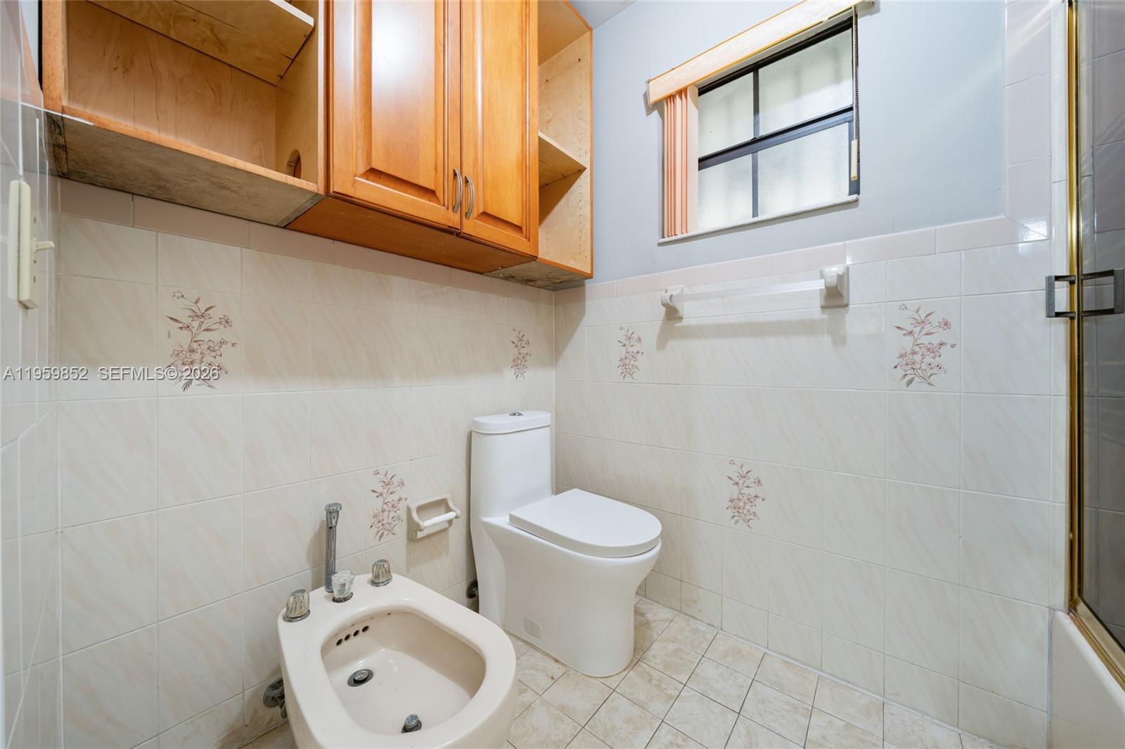 2755 W 74th St