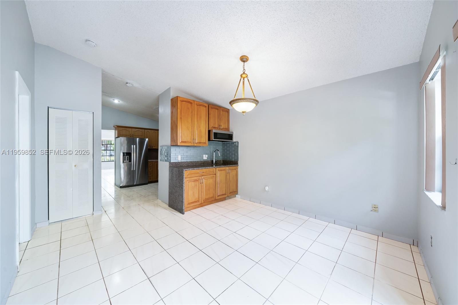2755 W 74th St