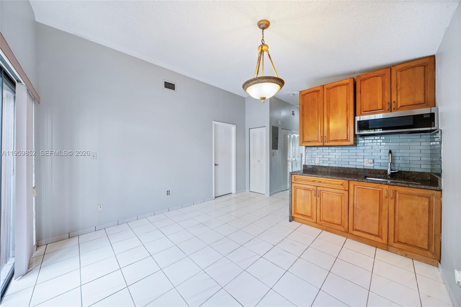2755 W 74th St