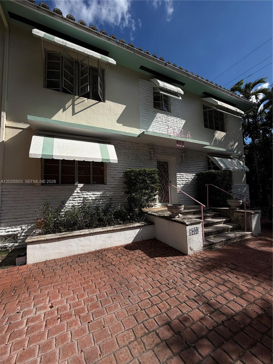 809 Ferdinand St # 3