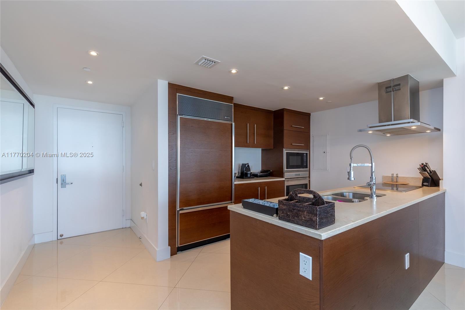 495 Brickell Ave # 1005