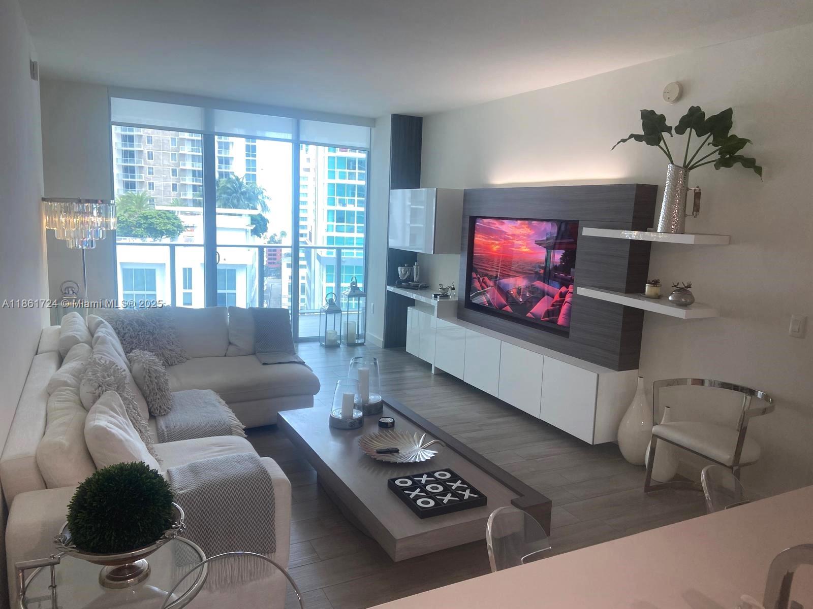 1100 S Miami Ave Unit: 1411