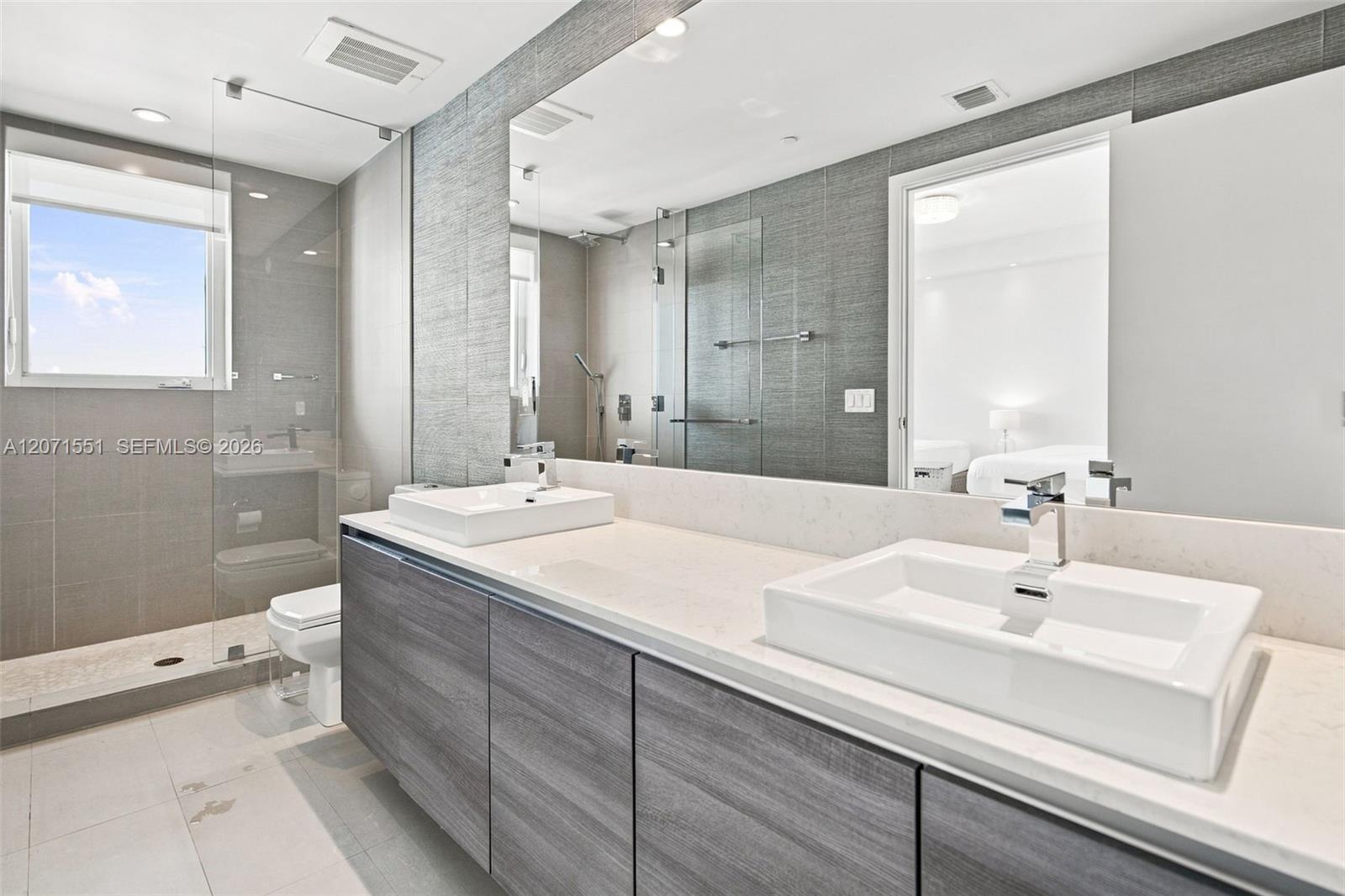1080 Brickell Ave # 3800