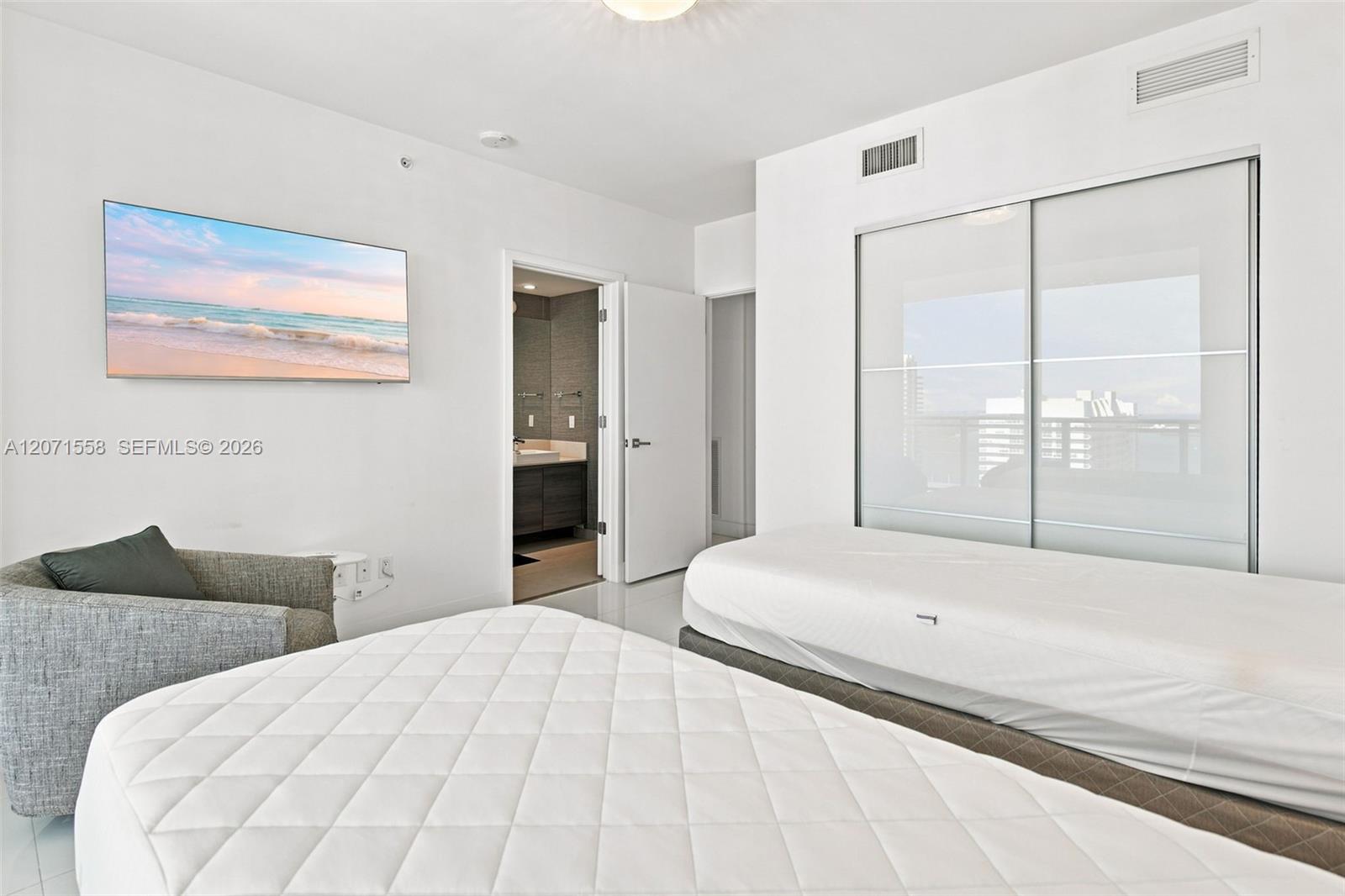 1080 Brickell Ave # 3800