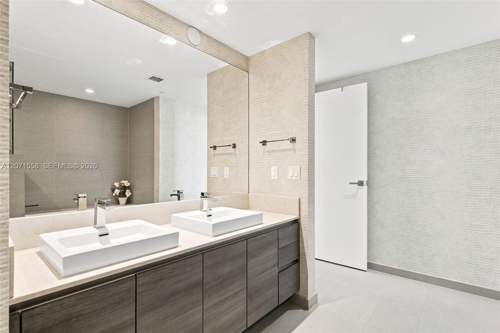 1080 Brickell Ave # 3800