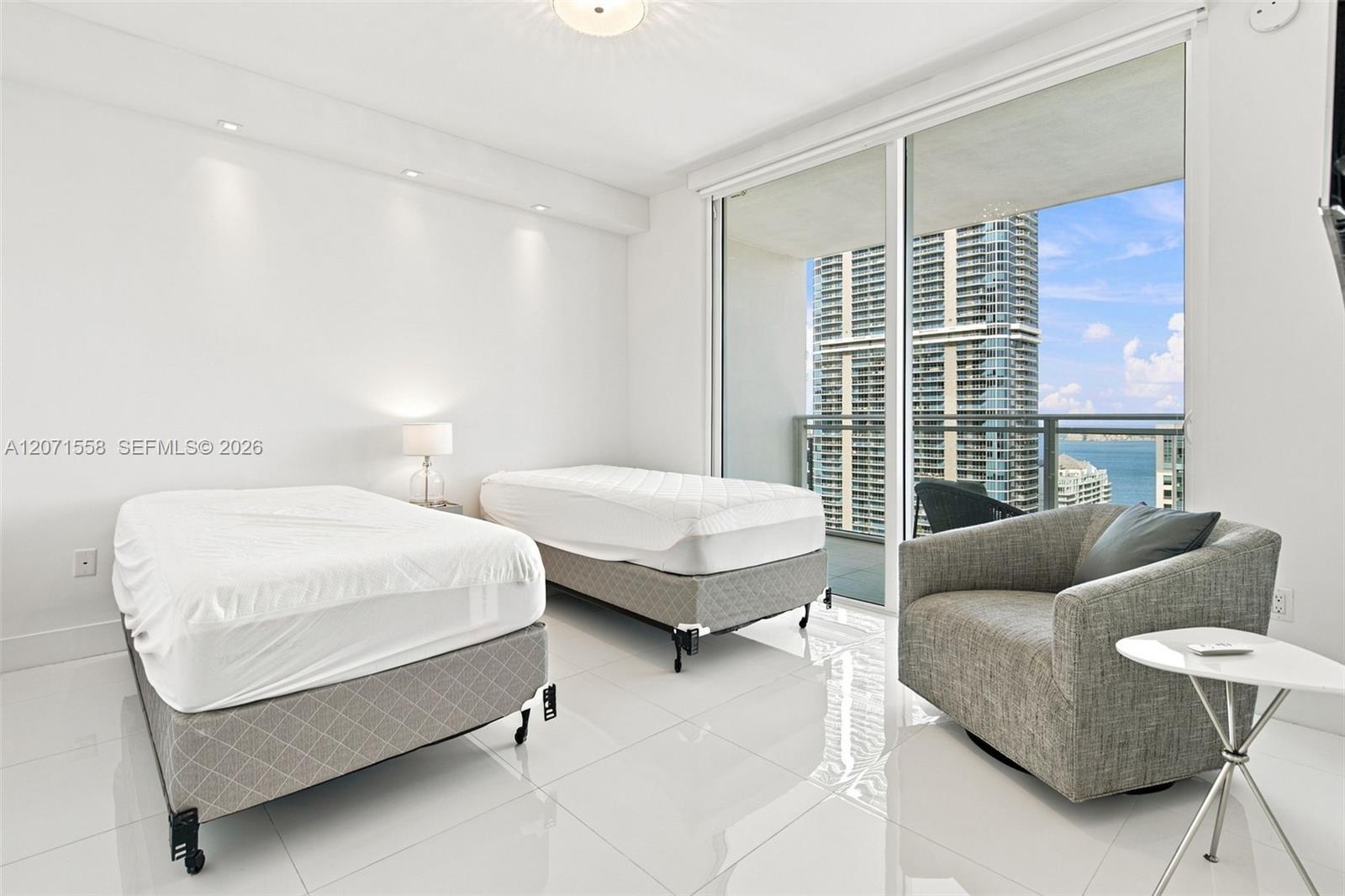 1080 Brickell Ave # 3800