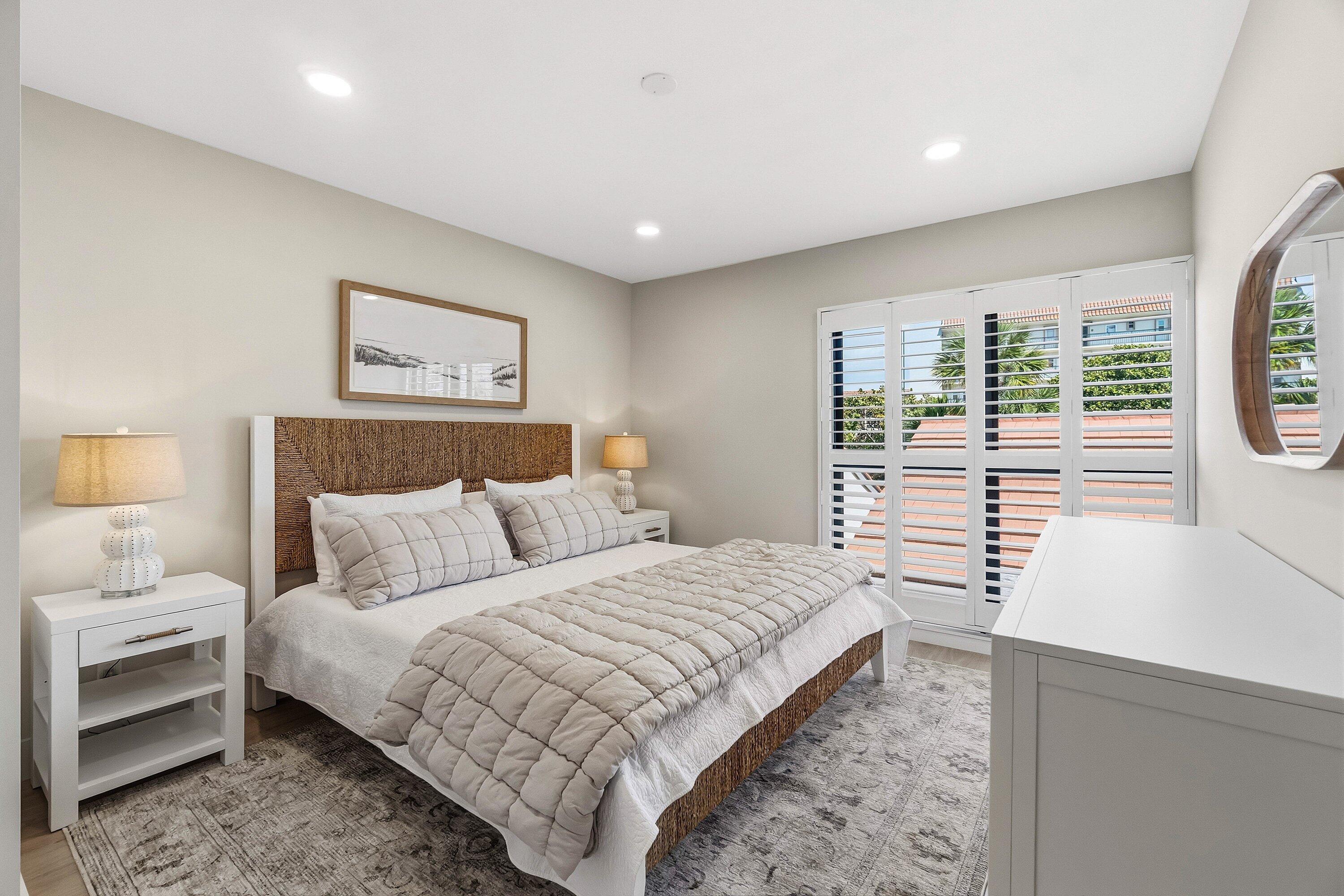 2717 N Ocean Boulevard 0080