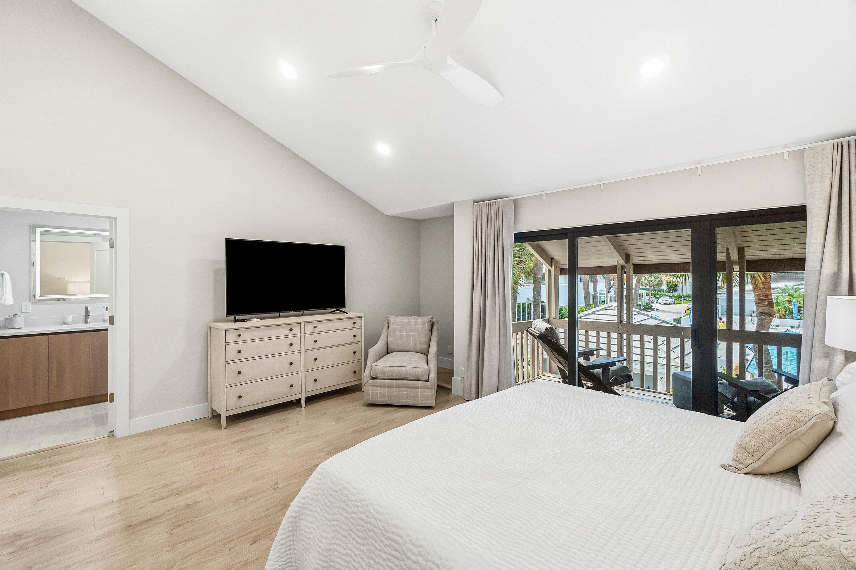 2717 N Ocean Boulevard 0080