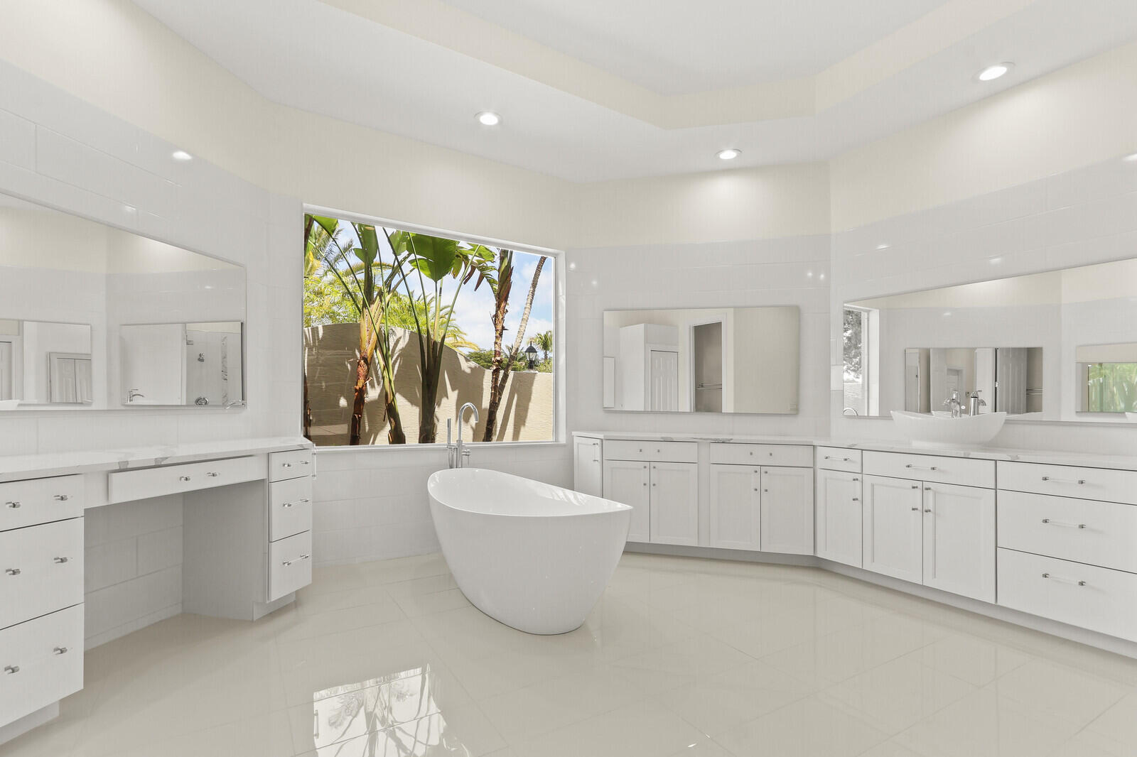8280 Woodsmuir Drive