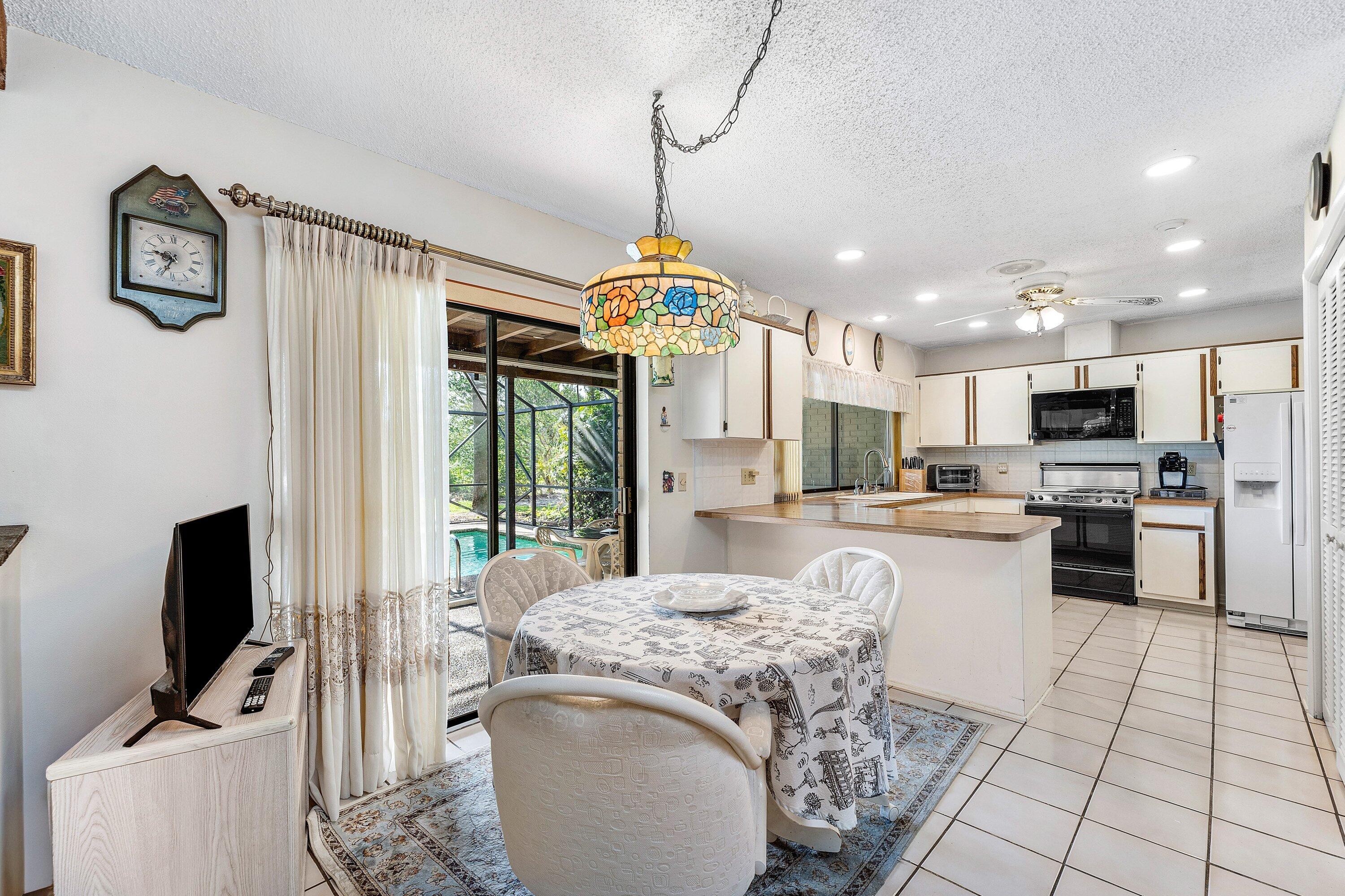 7290 Encina Lane