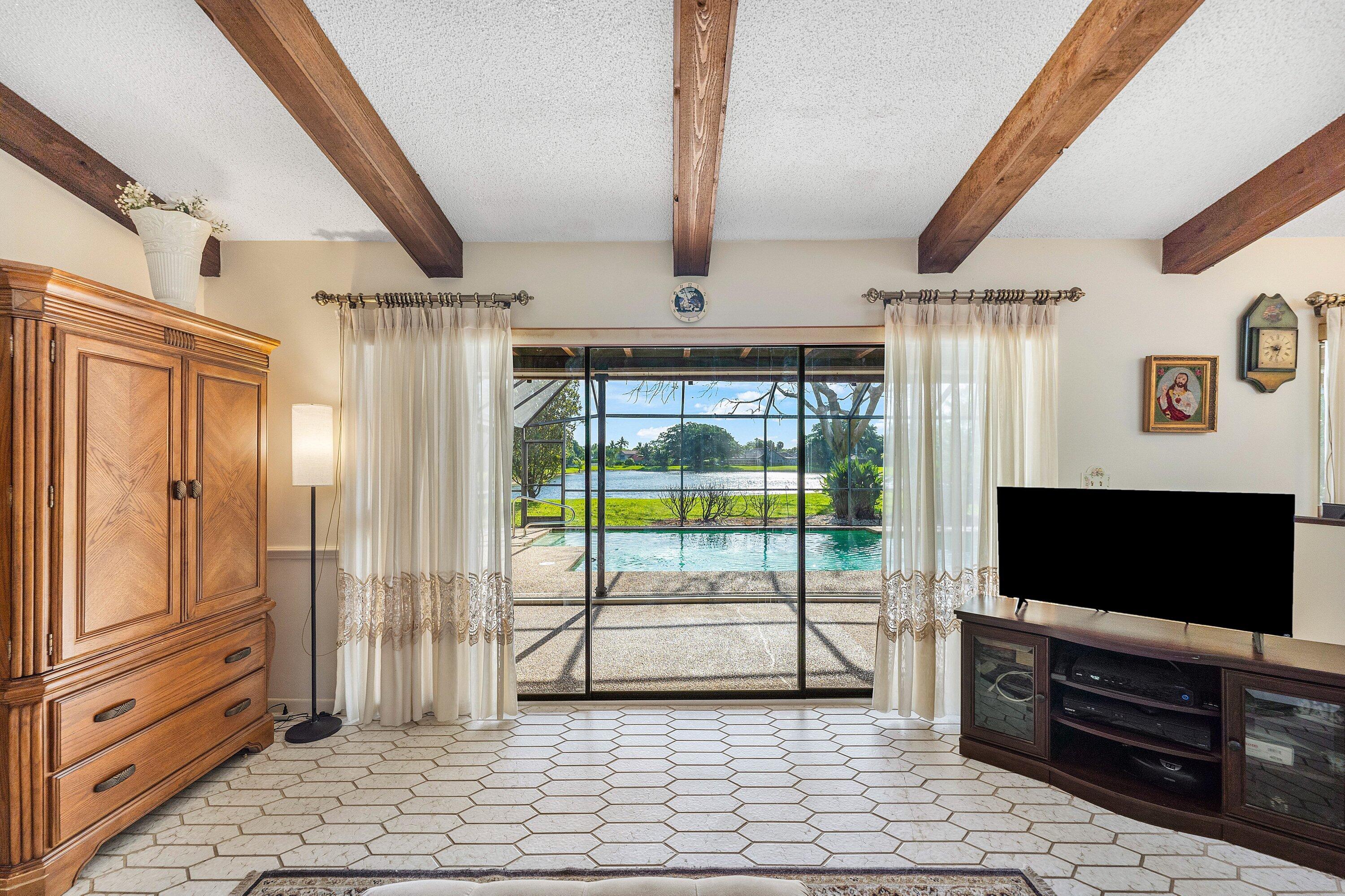 7290 Encina Lane