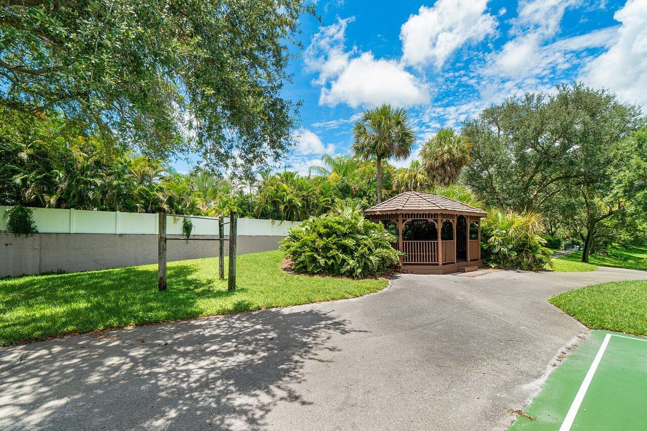 7290 Encina Lane