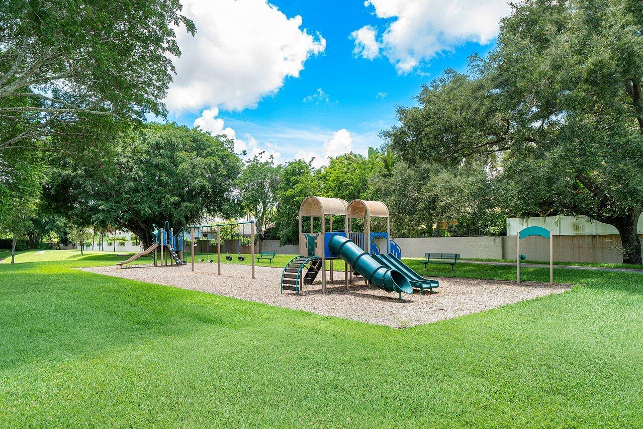 7290 Encina Lane