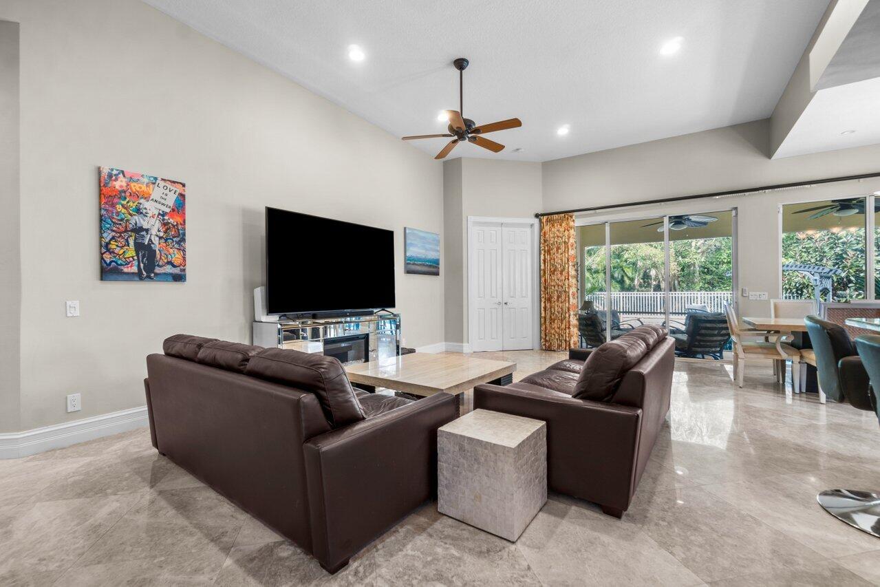 4777 Orchard Lane