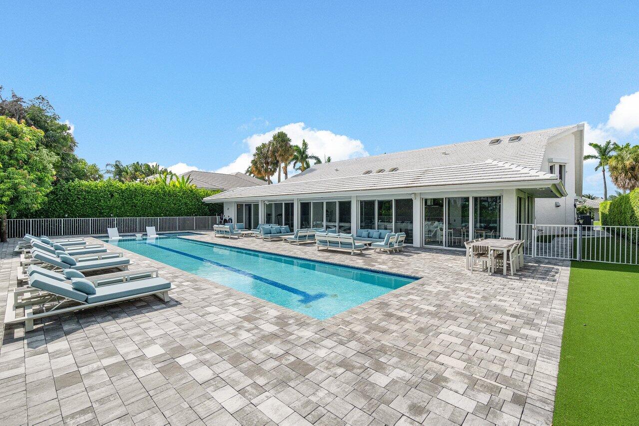 4324 Bocaire Boulevard