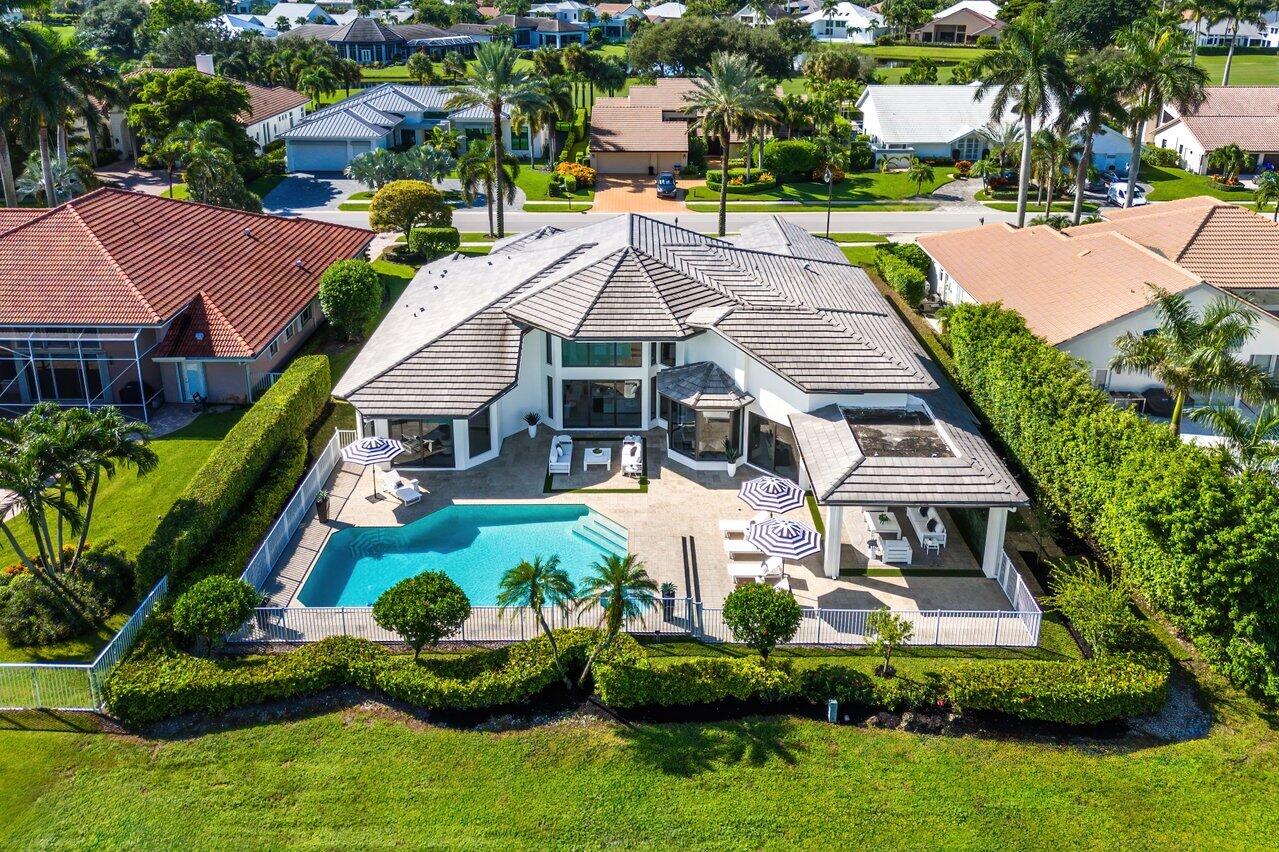 4276 Bocaire Boulevard