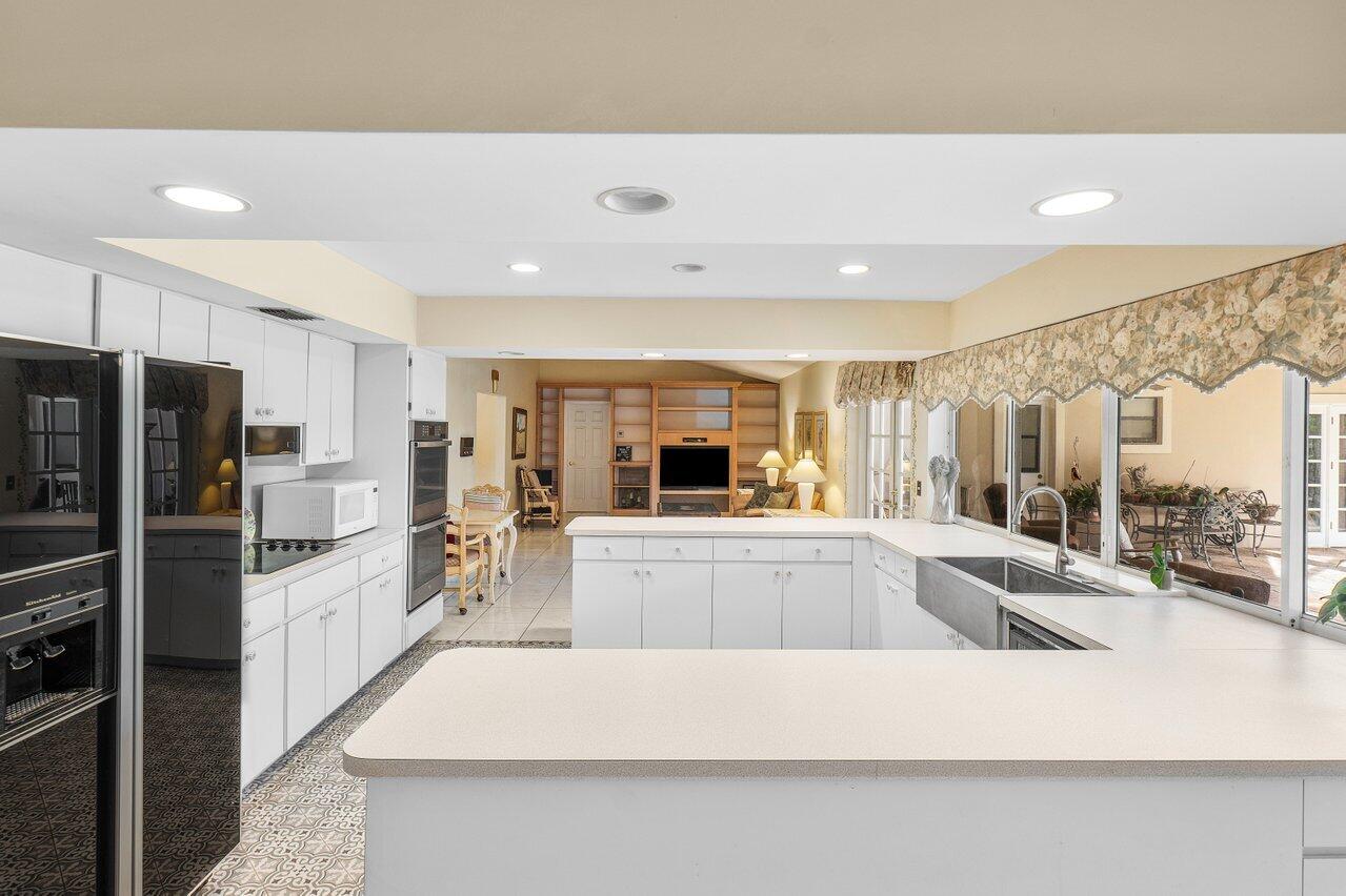 7276 Encina Lane