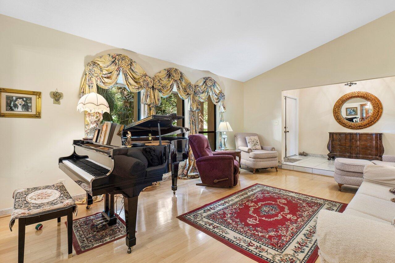 7276 Encina Lane