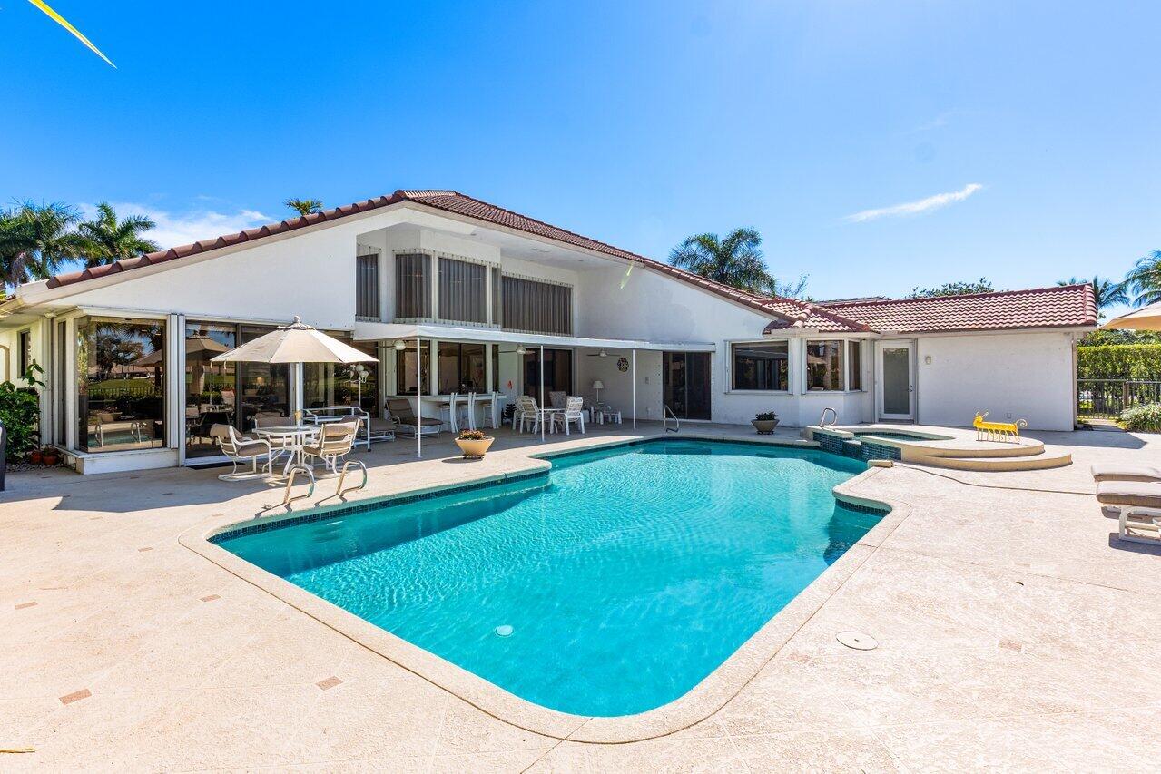 4627 Bocaire Boulevard