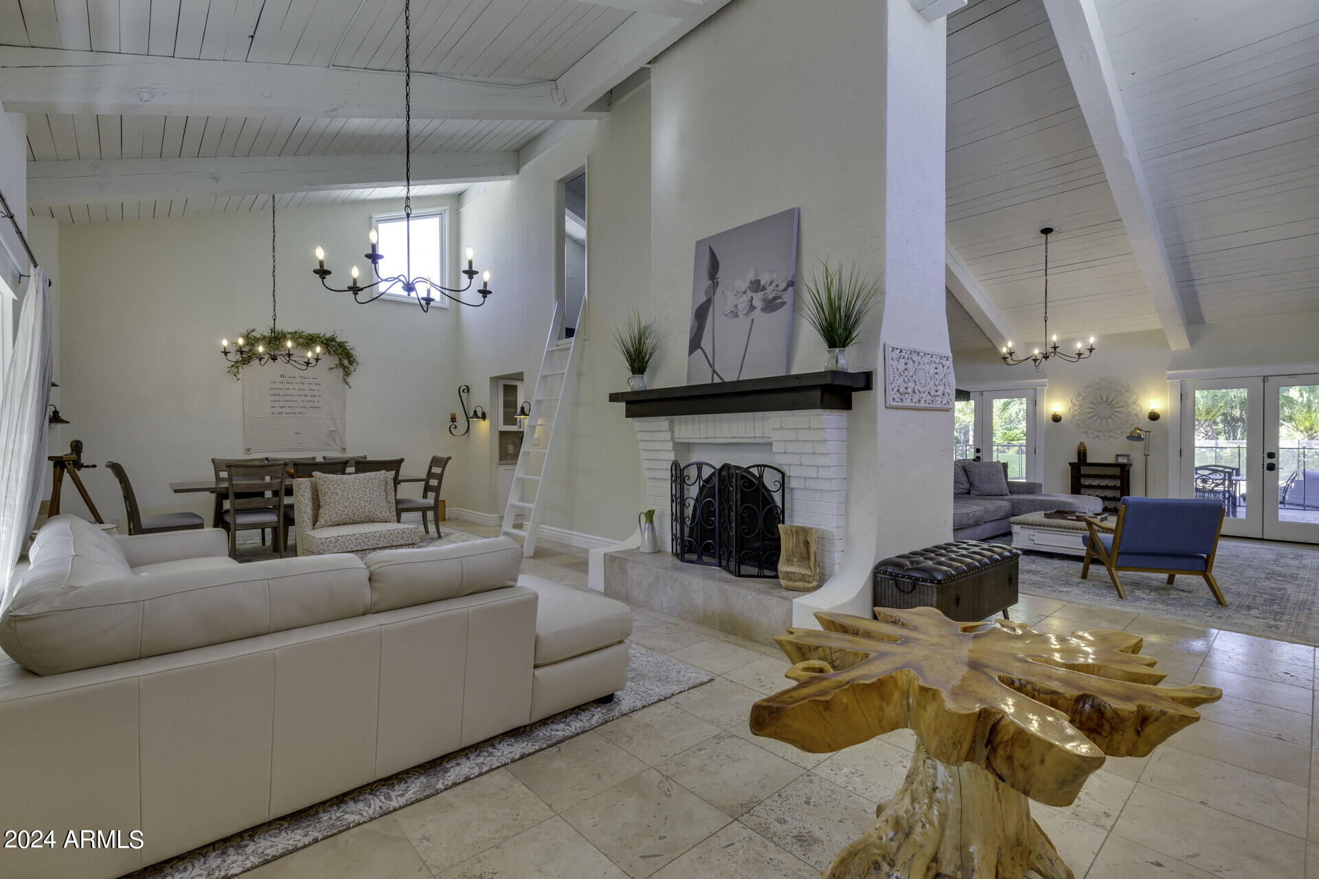 8132 E APPALOOSA Trail