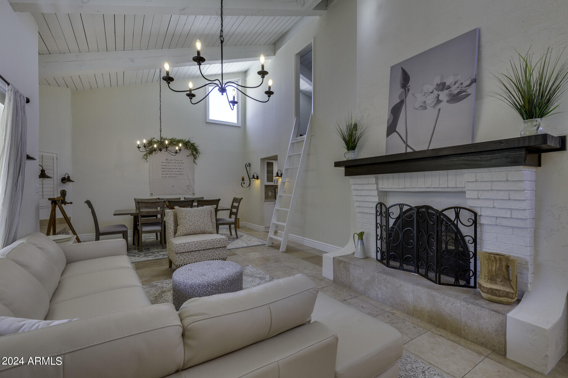 8132 E APPALOOSA Trail