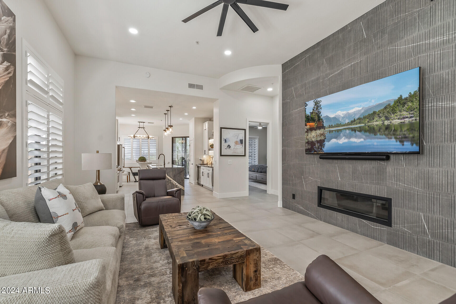 19550 N GRAYHAWK Drive, 1127