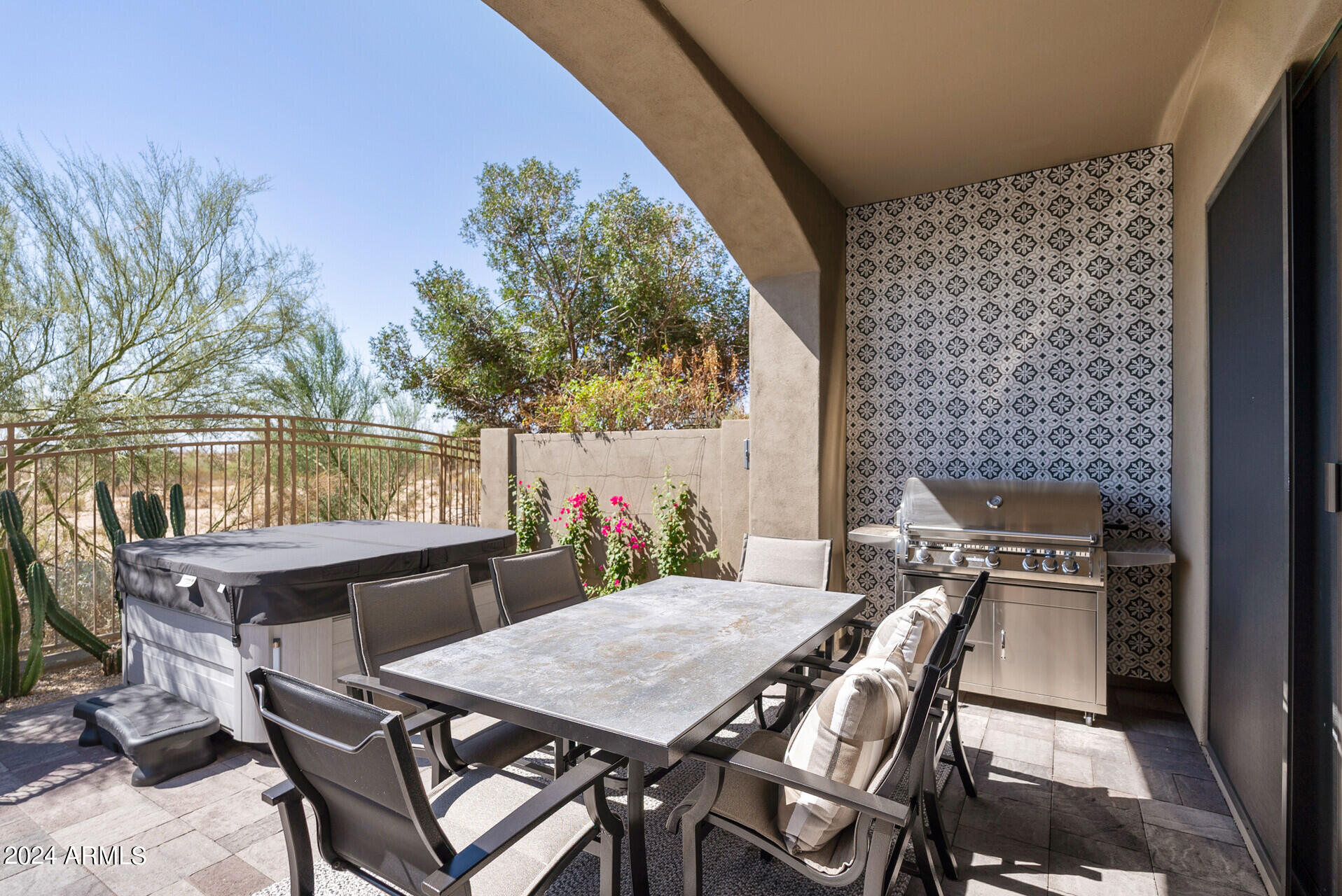 19550 N GRAYHAWK Drive, 1127