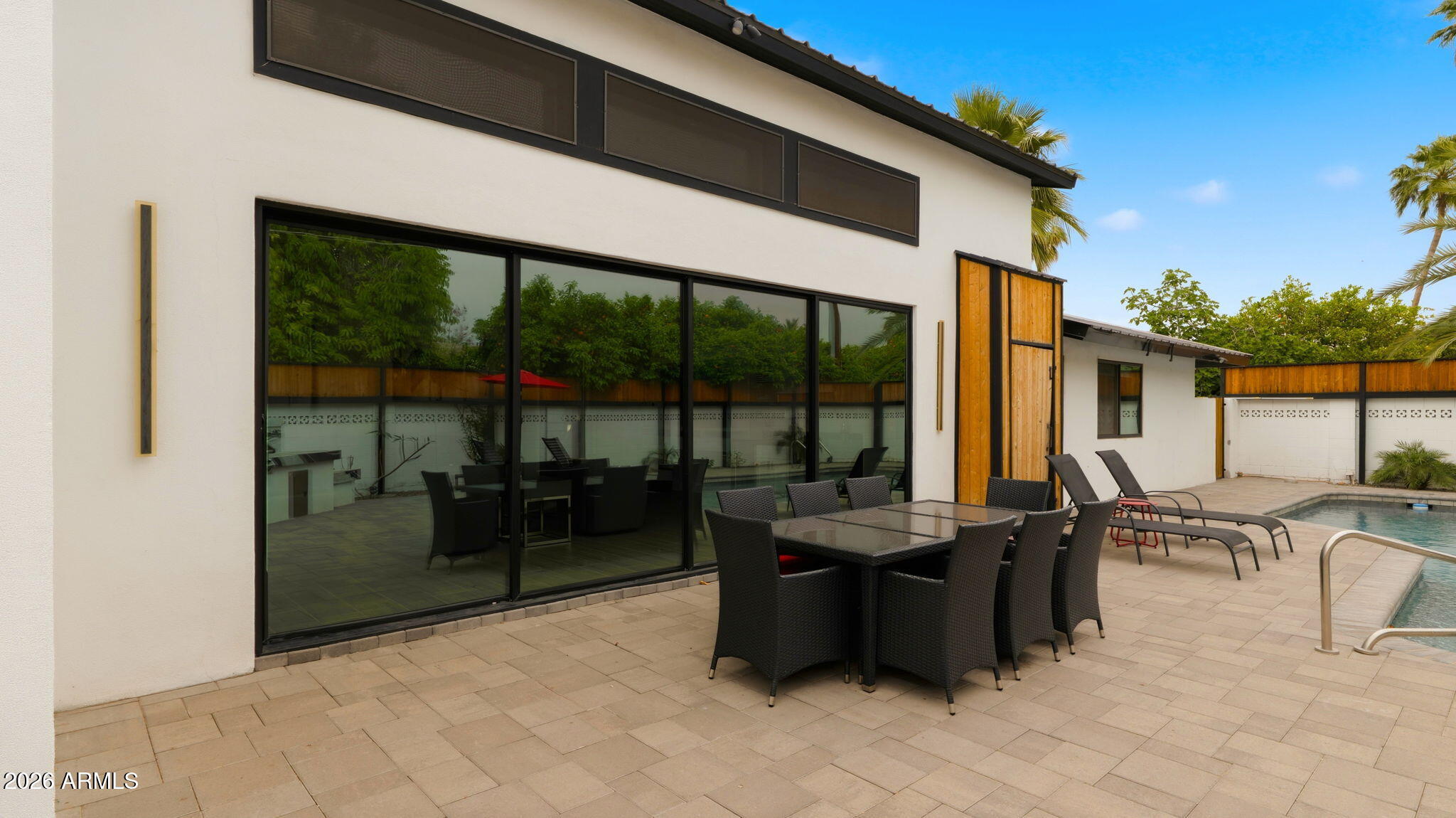 6715 E MONTECITO Avenue