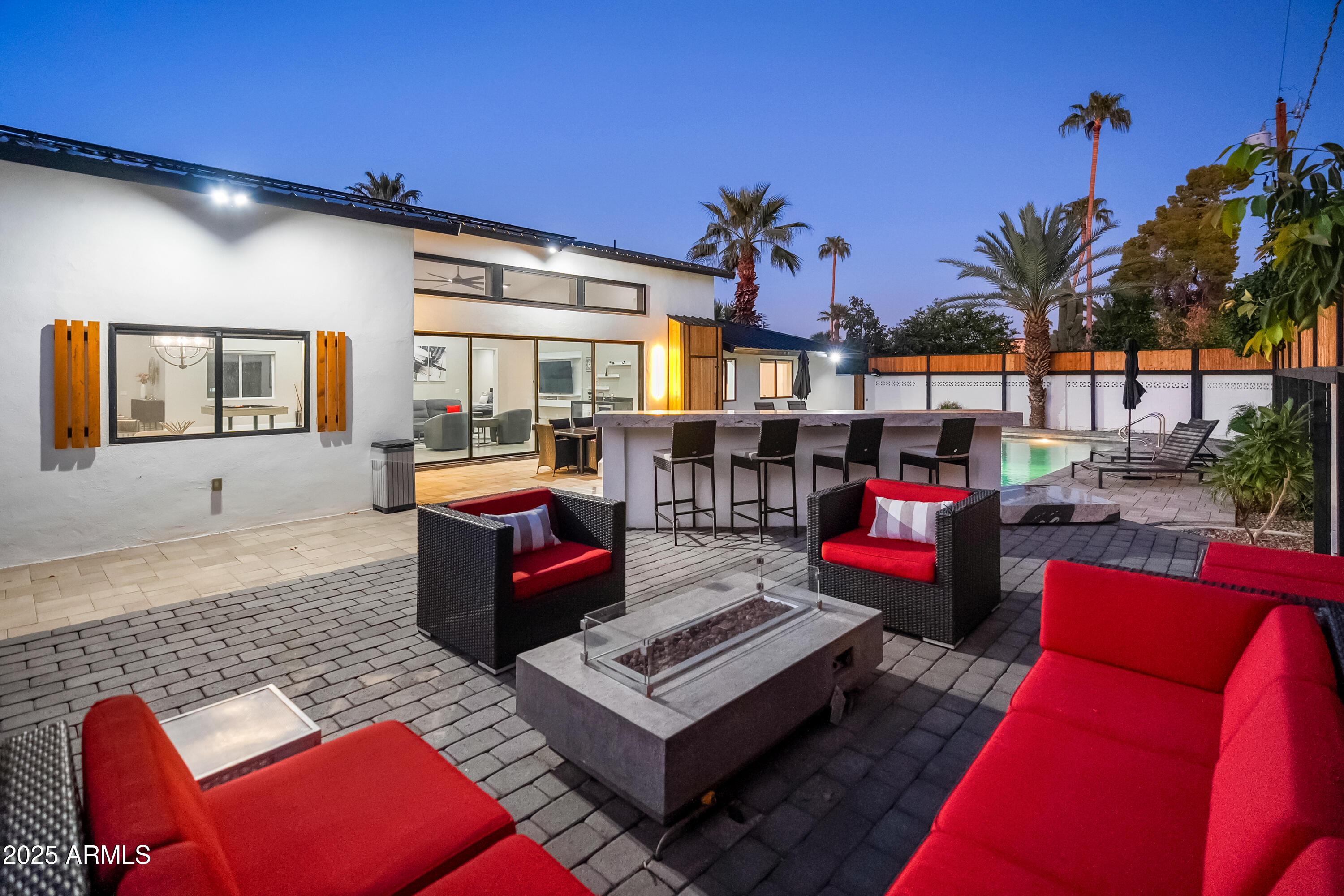 6715 E MONTECITO Avenue