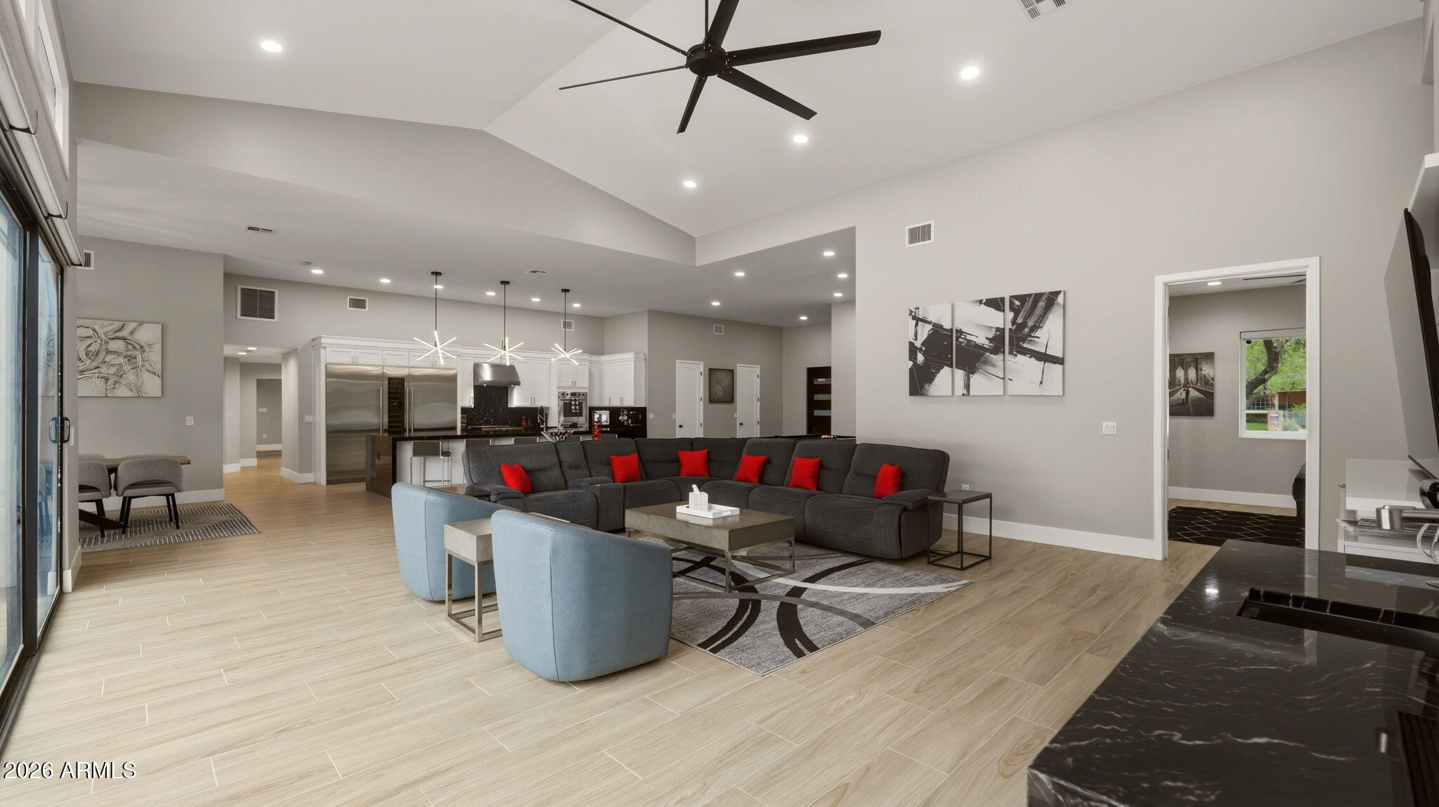 6715 E MONTECITO Avenue