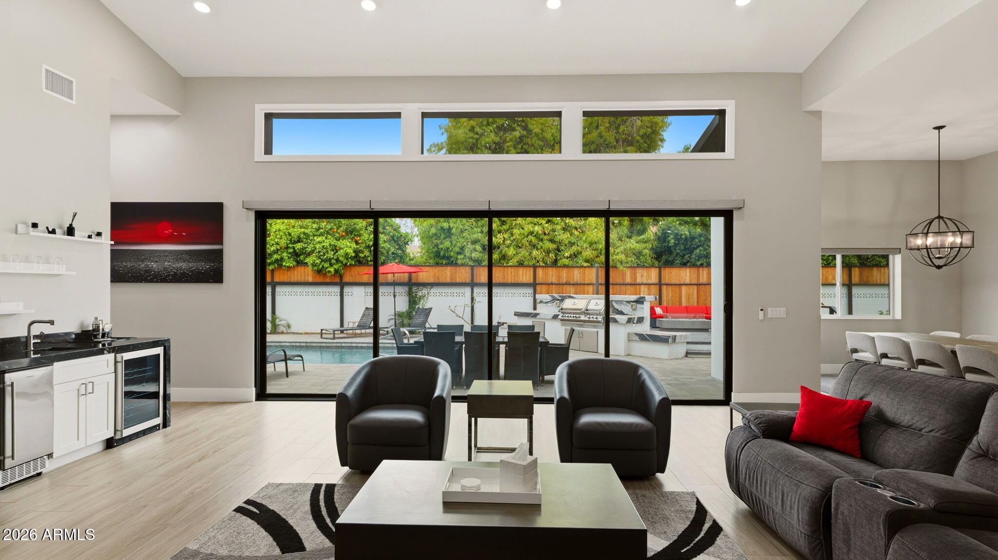 6715 E MONTECITO Avenue