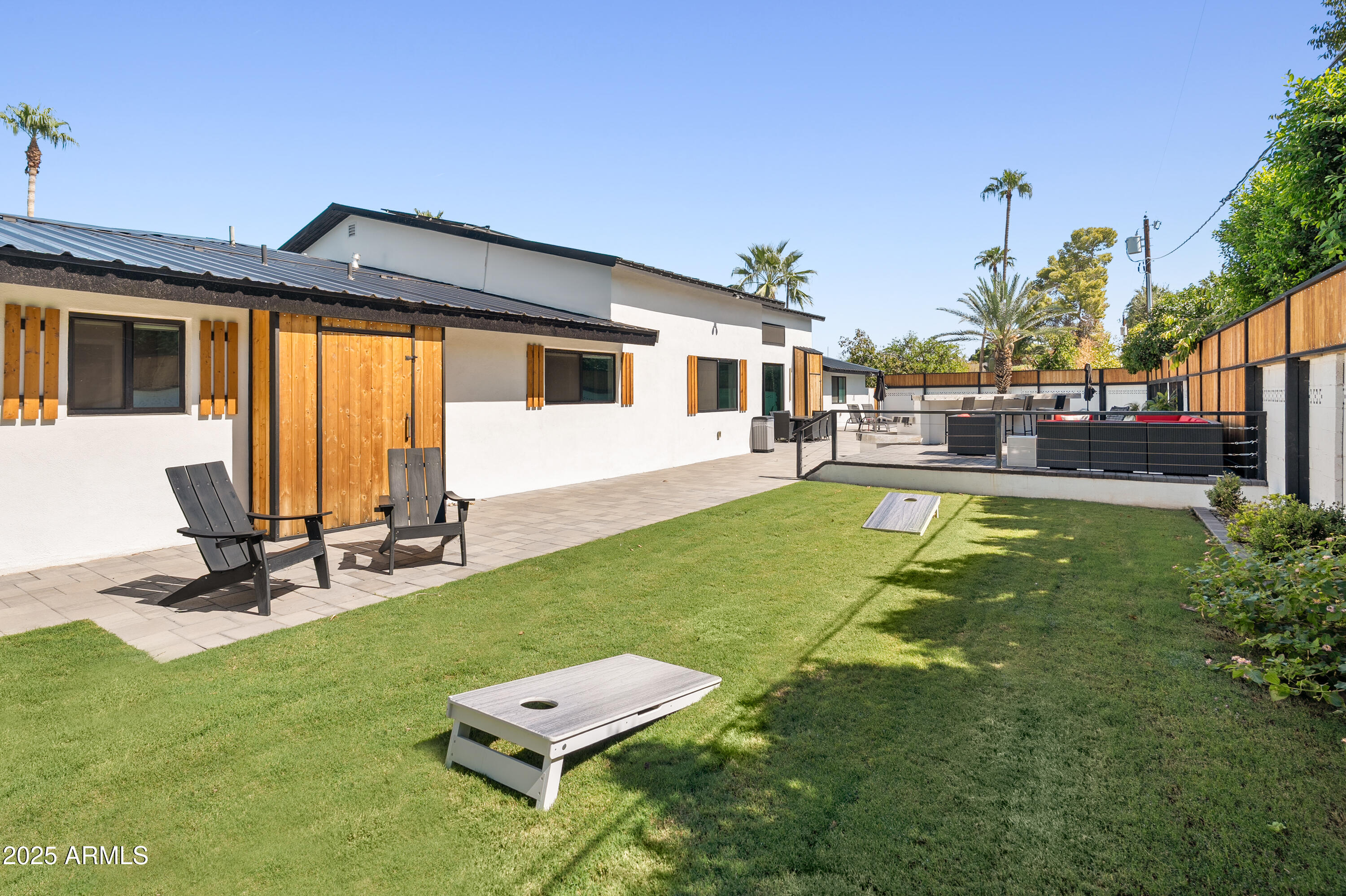 6715 E MONTECITO Avenue