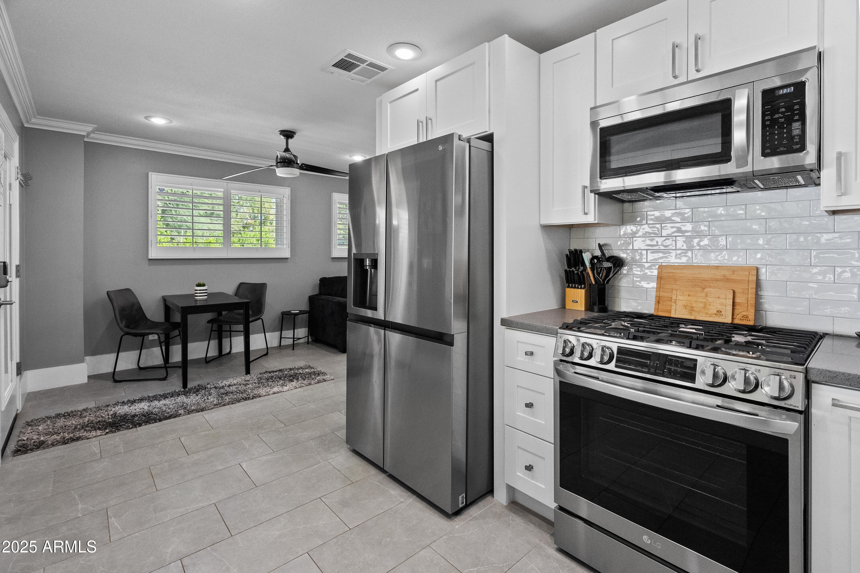 6715 E MONTECITO Avenue