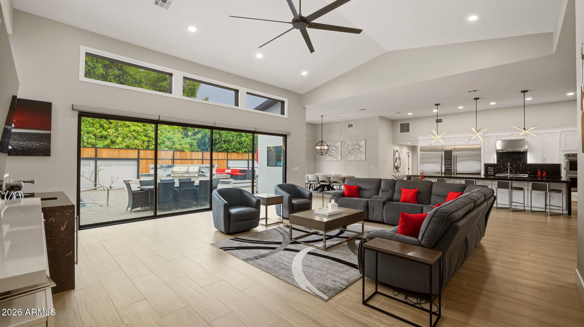 6715 E MONTECITO Avenue