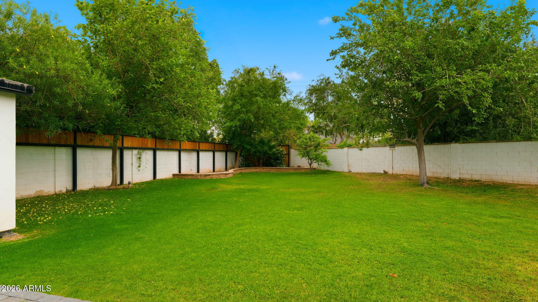 6715 E MONTECITO Avenue