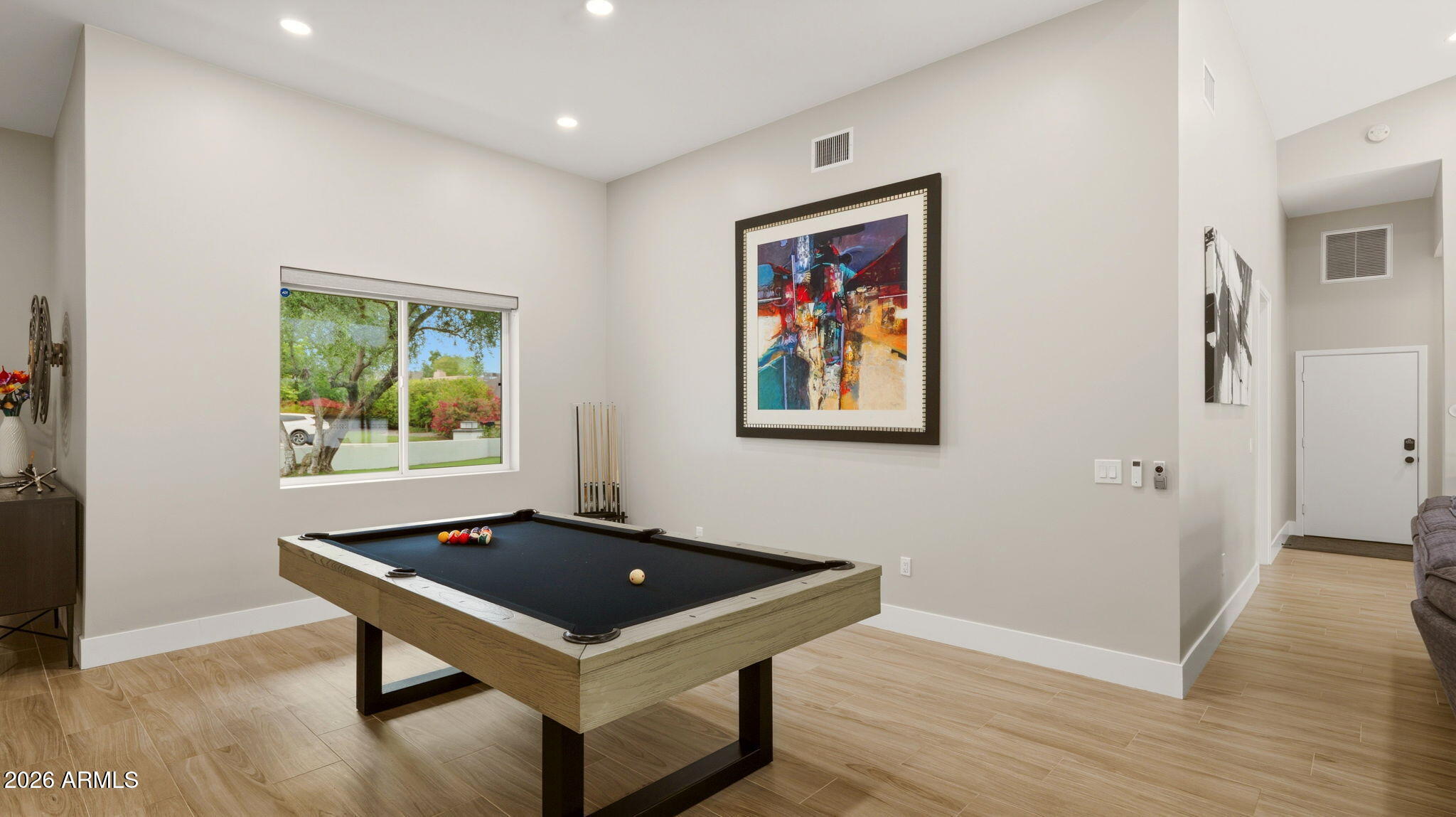 6715 E MONTECITO Avenue