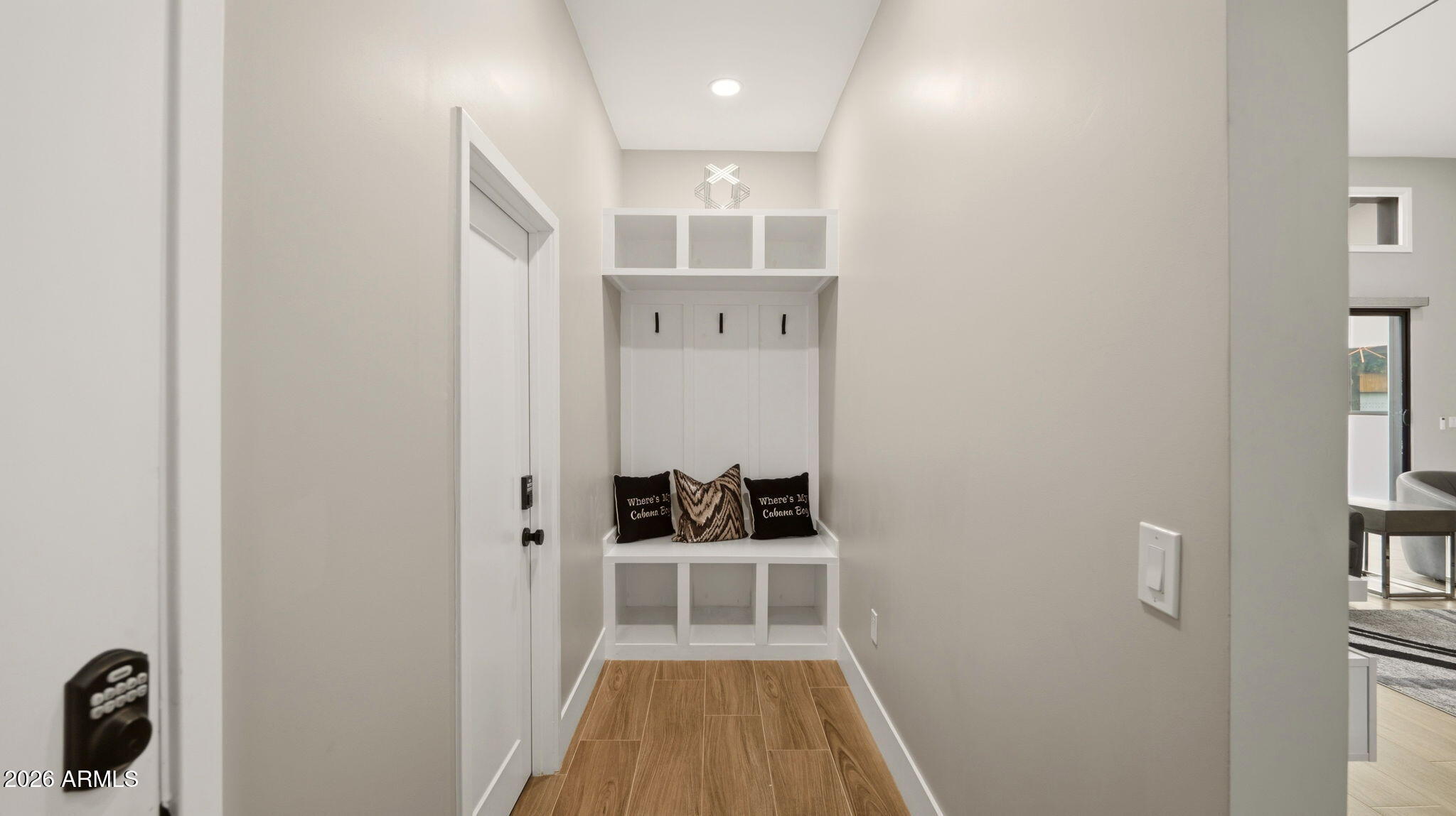 6715 E MONTECITO Avenue