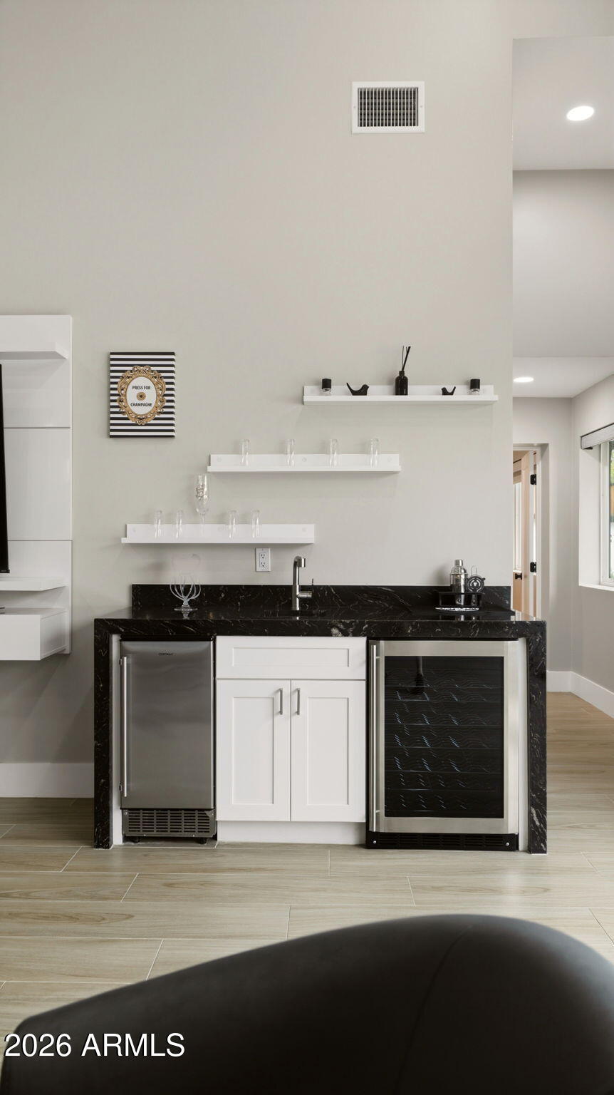 6715 E MONTECITO Avenue