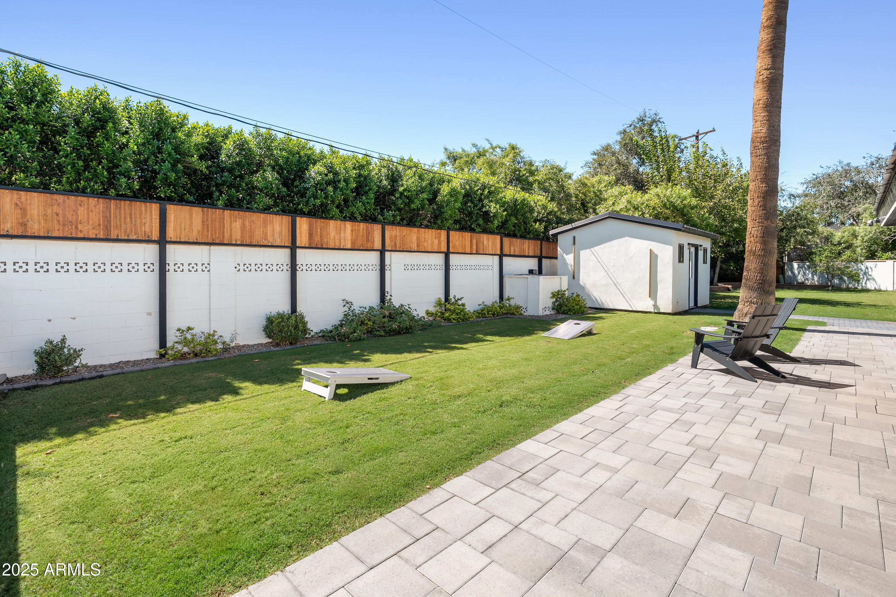 6715 E MONTECITO Avenue