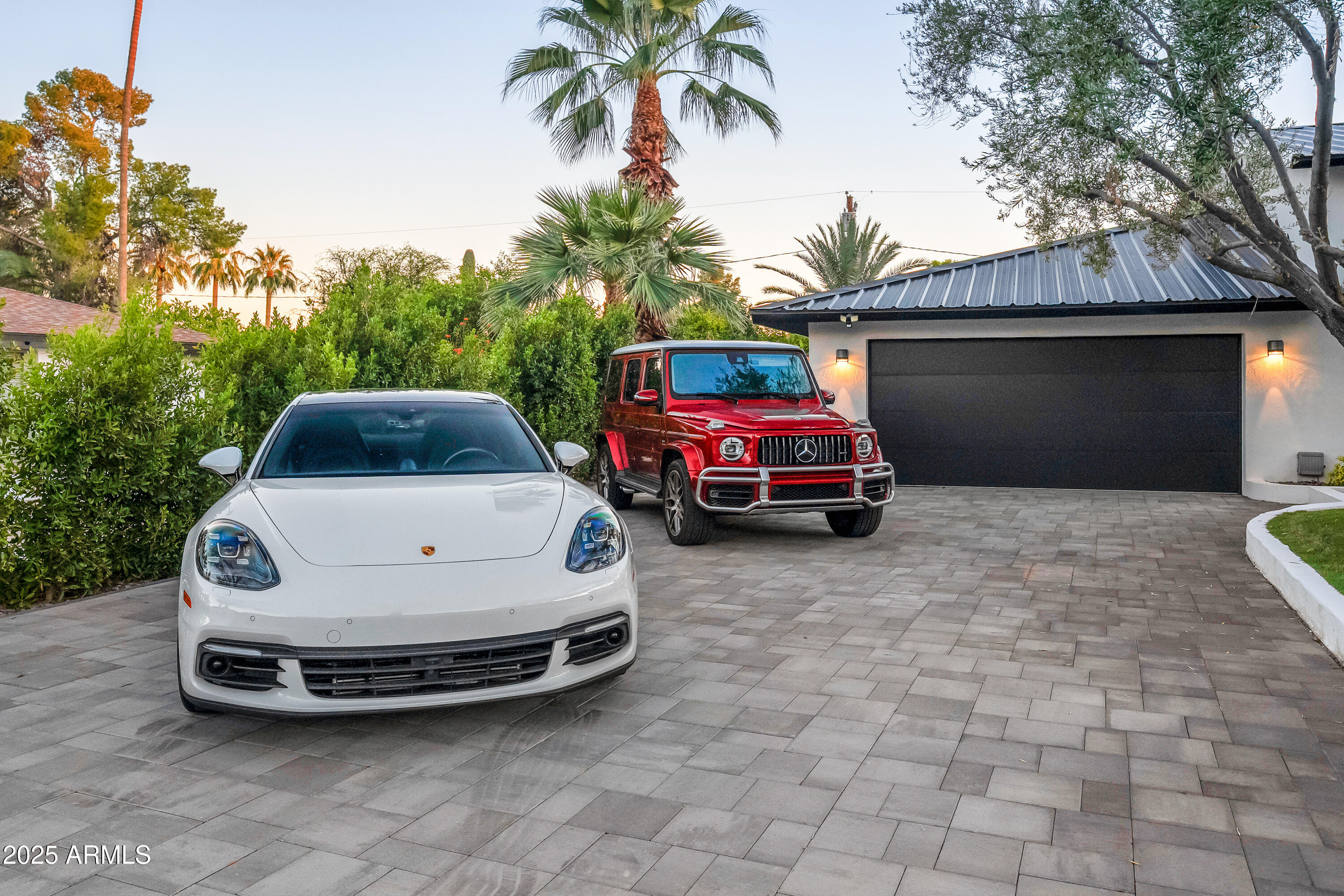 6715 E MONTECITO Avenue