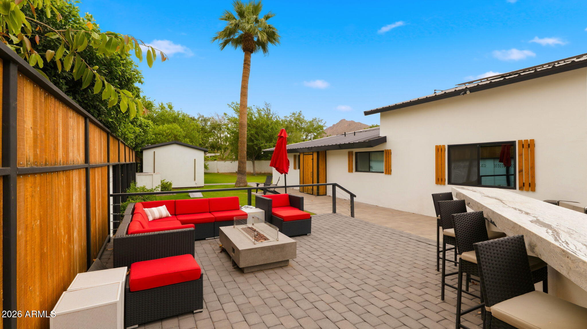 6715 E MONTECITO Avenue